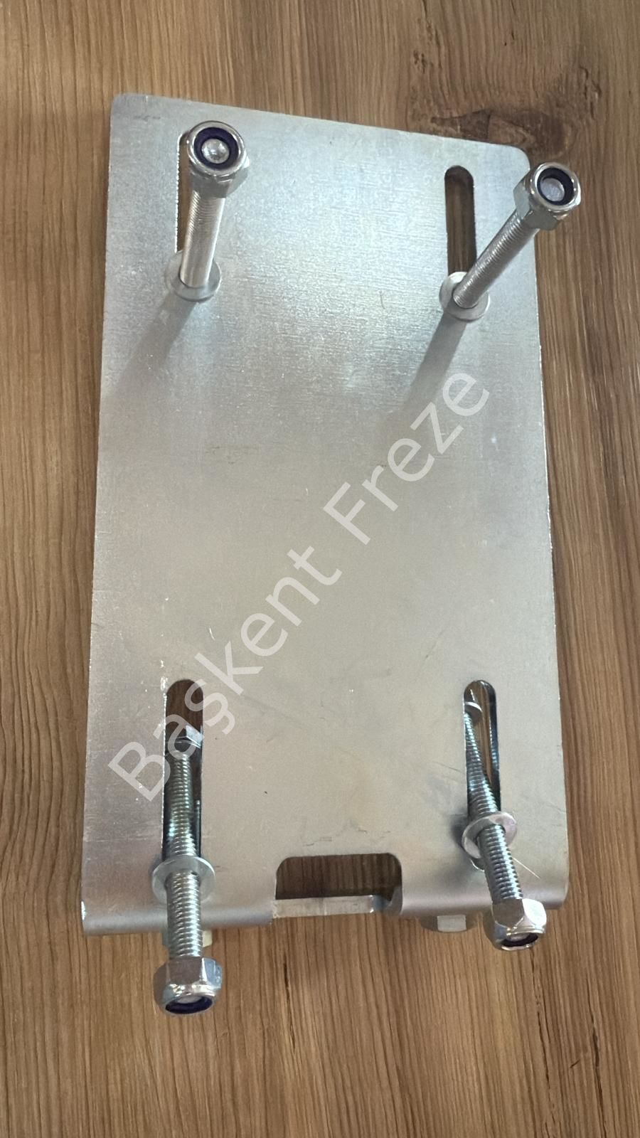 9-13-15-16-17  HP MOTOR ALT PLAKASI ( GERGİ SLOTLU )